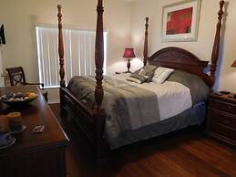 Spacious 6-bedroom Home in Hampton Lakes Perfect for Family Getaways!