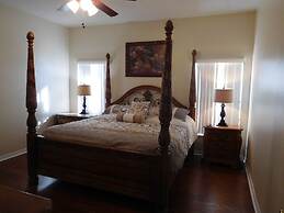 Spacious 6-bedroom Home in Hampton Lakes Perfect for Family Getaways!