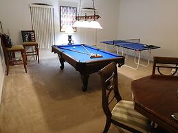 Spacious 6-bedroom Home in Hampton Lakes Perfect for Family Getaways!