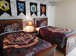 Spacious 6-bedroom Home in Hampton Lakes Perfect for Family Getaways!