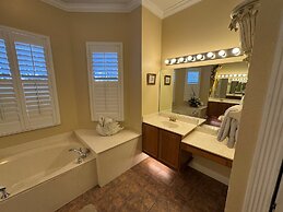 Southern Comfort on Hampton Lakes - The Ultimate Luxury Retreat!