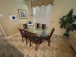 Southern Comfort on Hampton Lakes - The Ultimate Luxury Retreat!