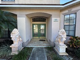 Southern Comfort on Hampton Lakes - The Ultimate Luxury Retreat!