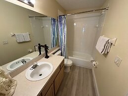 Southern Comfort on Hampton Lakes - The Ultimate Luxury Retreat!