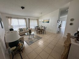 4 Bedroom, 3 Bath Hampton Lakes Home With Private Pool - Near Disney!