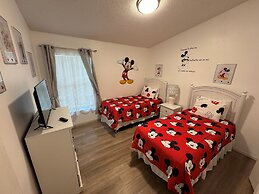 4 Bedroom, 3 Bath Hampton Lakes Home With Private Pool - Near Disney!