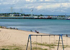 Lake Cottage at Beachcomber of Mackinaw