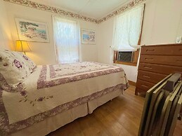 Lake Cottage at Beachcomber of Mackinaw