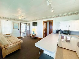 Lake Cottage at Beachcomber of Mackinaw