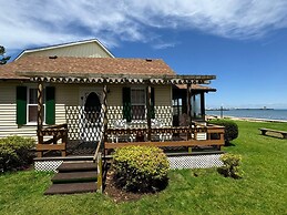 Lake Cottage at Beachcomber of Mackinaw