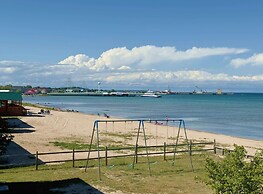 Lake Cottage at Beachcomber of Mackinaw