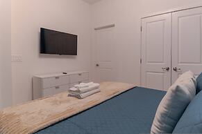 Sophisticated 9 Bedroom Close to Disney