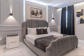 Sophisticated 9 Bedroom Close to Disney