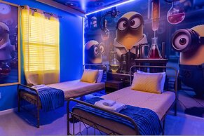 Sophisticated 9 Bedroom Close to Disney