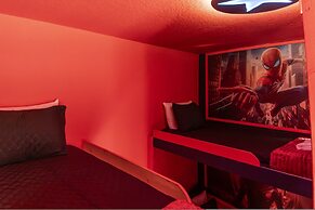 Sophisticated 9 Bedroom Close to Disney