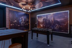 Sophisticated 9 Bedroom Close to Disney