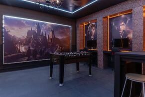 Sophisticated 9 Bedroom Close to Disney