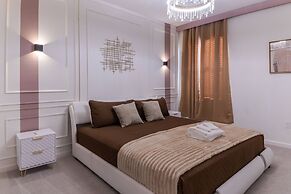 Sophisticated 9 Bedroom Close to Disney