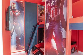 Sophisticated 9 Bedroom Close to Disney