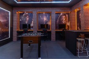 Sophisticated 9 Bedroom Close to Disney