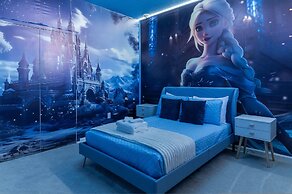 Sophisticated 9 Bedroom Close to Disney