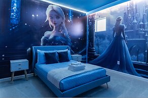 Sophisticated 9 Bedroom Close to Disney