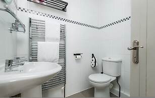 The Set - Room With En-suite