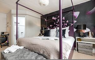 The Set - Room With En-suite