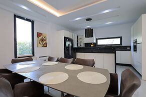 Sanpietro Vacation Villa 009