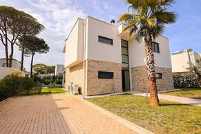 Sanpietro Vacation Villa 009