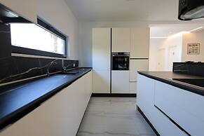 Sanpietro Vacation Villa 009