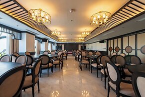 Grand Luxury Hotel Ninh Chu