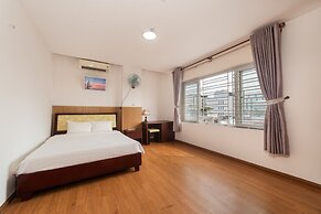 Kis Hotel & Apartment