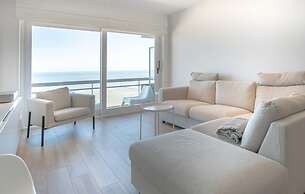 Luxurious Apartment With Stunning sea View