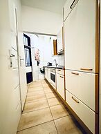 Elegant 5BR Home Ideal for Families