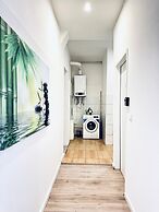 Elegant 5BR Home Ideal for Families