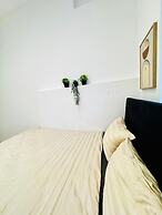 Elegant 5BR Home Ideal for Families