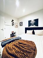 Elegant 5BR Home Ideal for Families