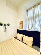 Elegant 5BR Home Ideal for Families