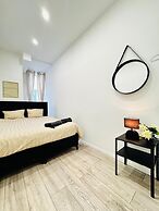 Elegant 5BR Home Ideal for Families