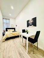 Elegant 5BR Home Ideal for Families