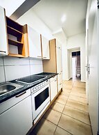 Elegant 5BR Home Ideal for Families