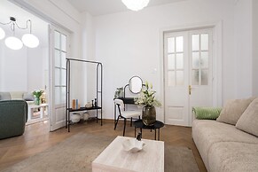 Stunning 3BR - Balcony - Calea Victoriei