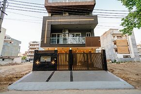 Lime Tree 1BHK Service Apartment Gurgaon