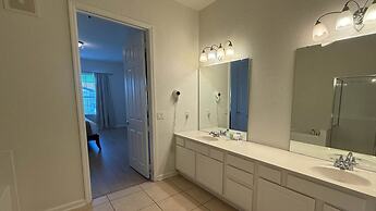 Upstay Newly Renovated Condo Near Epic Universe