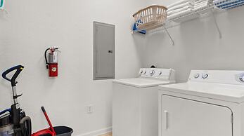 Upstay Newly Renovated Condo Near Epic Universe