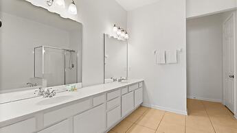 Upstay Newly Renovated Condo Near Epic Universe