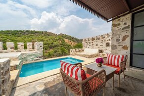Maya Luxury The Quila Udaipur