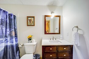 Mountain-view Deck: Group Getaway in Fleetwood