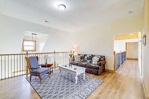 Mountain-view Deck: Group Getaway in Fleetwood